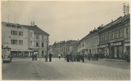 Kojetín NÁMĚSTÍ OBCHODY Fototypia nakl. Veselý 30. léta