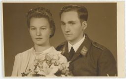 Staré svatební foto vojsko armáda svatba