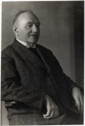 Josef Bohuslav .Foerster, hudební skladatel, pedagog, spisovatel a hudební kritik.