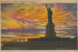 USA New York The Statue of Liberty at Sunrise Socha Svobody při západu slunce