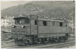 Železnice elektrická lokomotiva E22 127 221.1670 B.B. Österreich