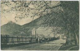 Plavecké Podhradie kaštiel zborenina povoz kočí 1923