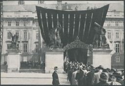 Masaryk TGM smuteční průvod na Hradě 22.9.1937