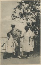 Masaryk TGM s vnučkami po Hubertovi na Sicílii 1924