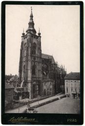 Chrám sv. Víta v Praze, stavba věží průčelí, asi 1881, světlotisk, kabinetka