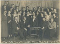 Praha Jan Kratina absolventi 1. módní akademie 1924