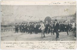 Praha císař FJ na mostě 1901