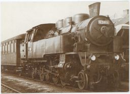 Železnice lokomotiva 433.031 s vlakem