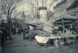 Jarní trh na Karlově náměstí v Praze, kolem 1902