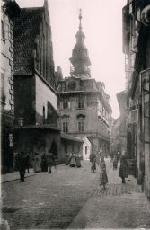 Dobový popisek: Židovská radnice a Staronová synagoga, kolem 1900