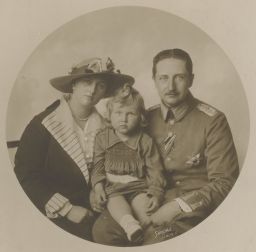 Princ August Wilhelm s rodinou 1915