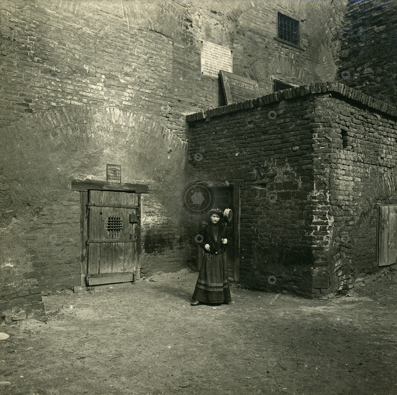 Brno, Špilberk, vstup do kasemat, polovina stereofotografie