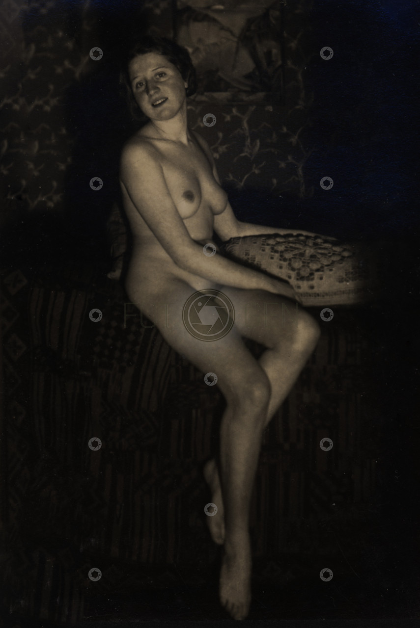 Akt v ateliéru, polovina stereofotografie
