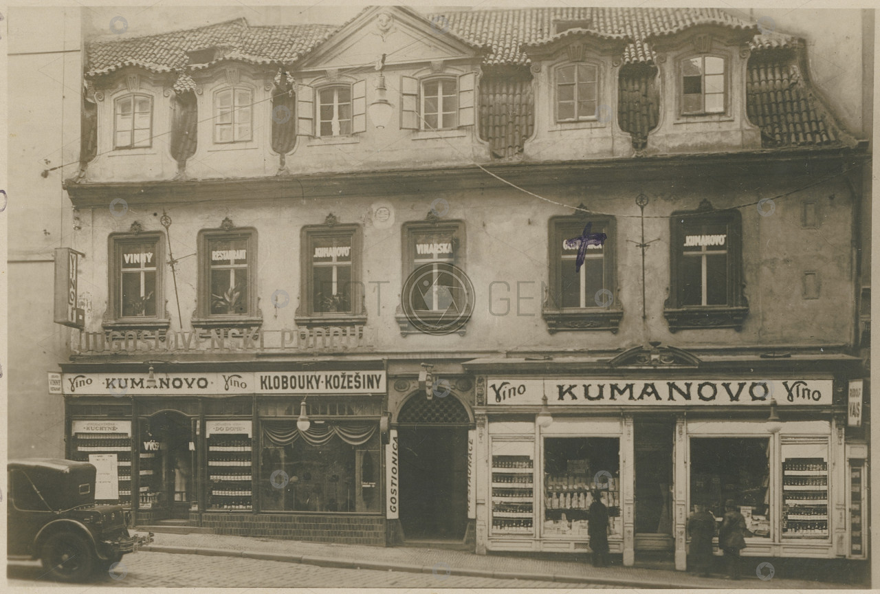 Praha Kumanovo víno klobouky kožešiny restaurace cca 1931